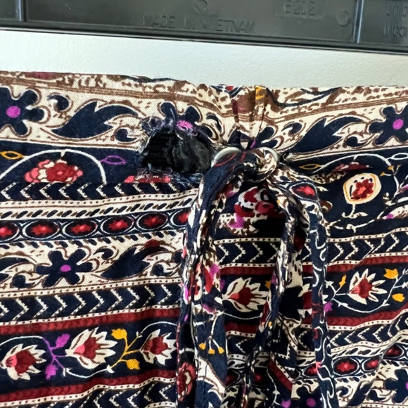 Glamorous Drawstring Shorts - Picture 4 of 5